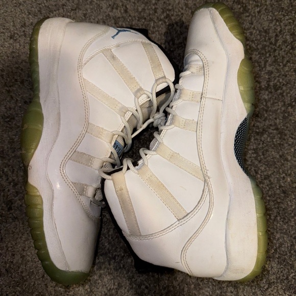 Jordan 11 - Picture 2 of 5